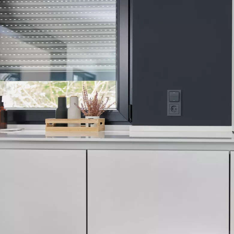 Homematic IP Tasterwippe fr Markenschalter mit Pfeilen - anthrazit